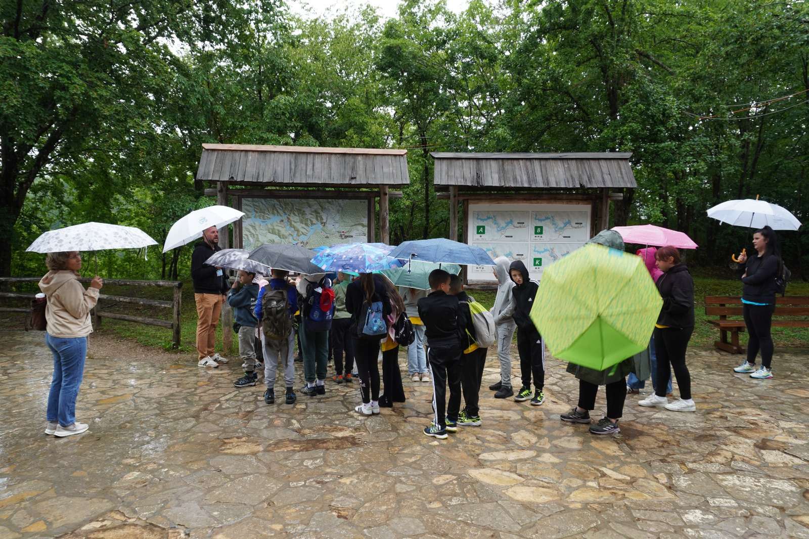 Učenici Osnovne škole dr. Jure Turića Gospić posjetili Nacionalni park Plitvička jezera u sklopu projekta CAMPUS - 