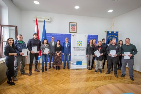 Dodijeljene prve potpore kroz projekt Lokalno partnerstvo za zapošljavanje Ličko-senjske županije